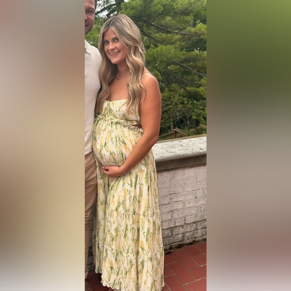 Lulus Maxi Dress - WORN ONCE - Picture 1 of 3